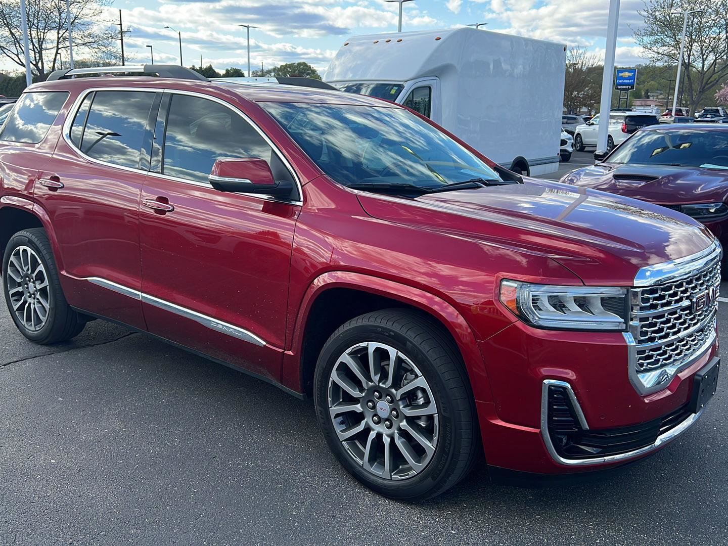 Used 2021 GMC Acadia Denali w/ Denali Ultimate Package AWD/4WD image 2