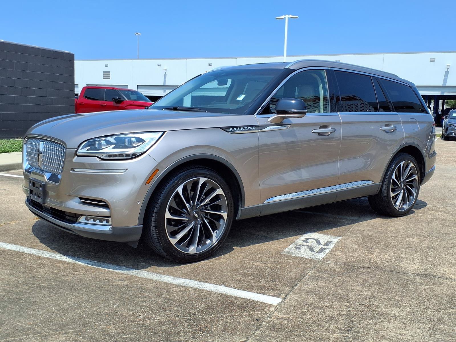 Used 2020 Lincoln Aviator Reserve w/ Equipment Group 202A AWD/4WD image 22