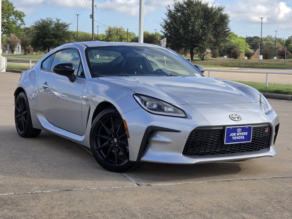 Used 2025 Toyota GR86 Premium w/ ALL Weather Mat Package (TMS) RWD image 2