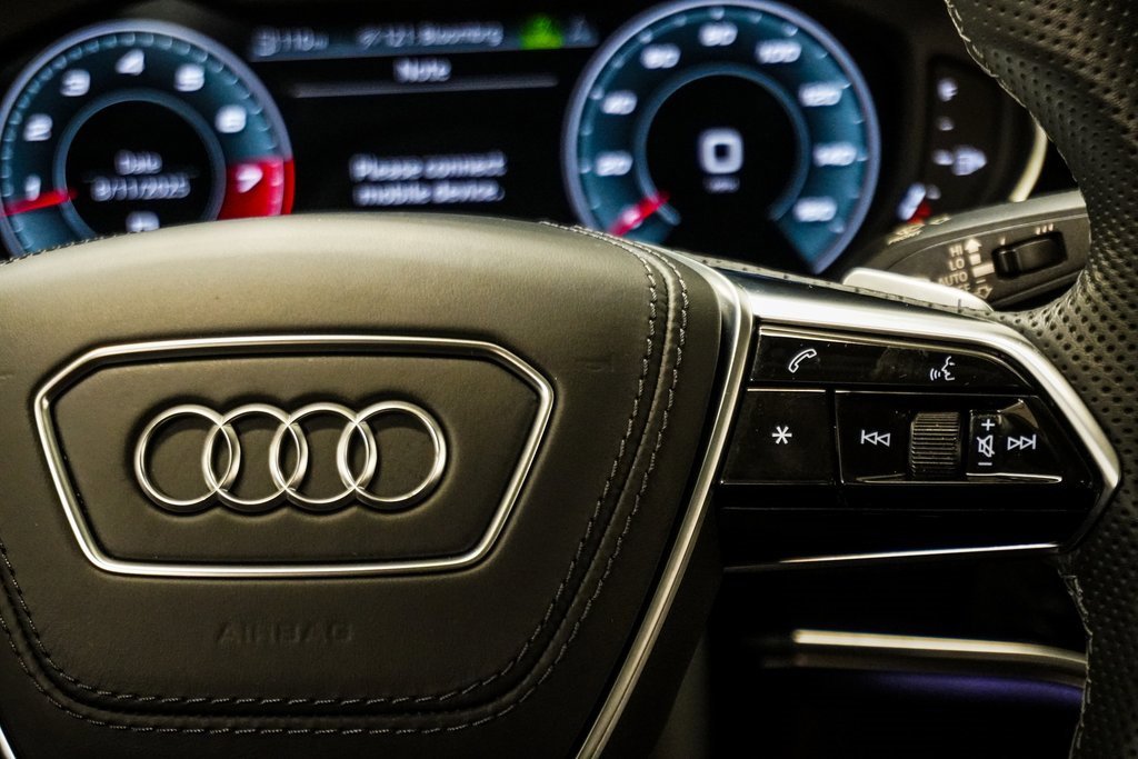 Used 2023 Audi S8 image 34