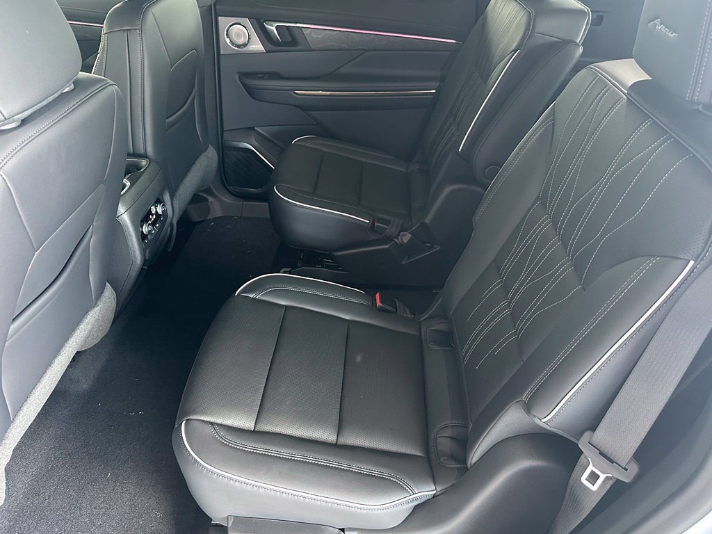 New 2026 Buick Enclave Avenir w/ Super Cruise Package FWD image 29