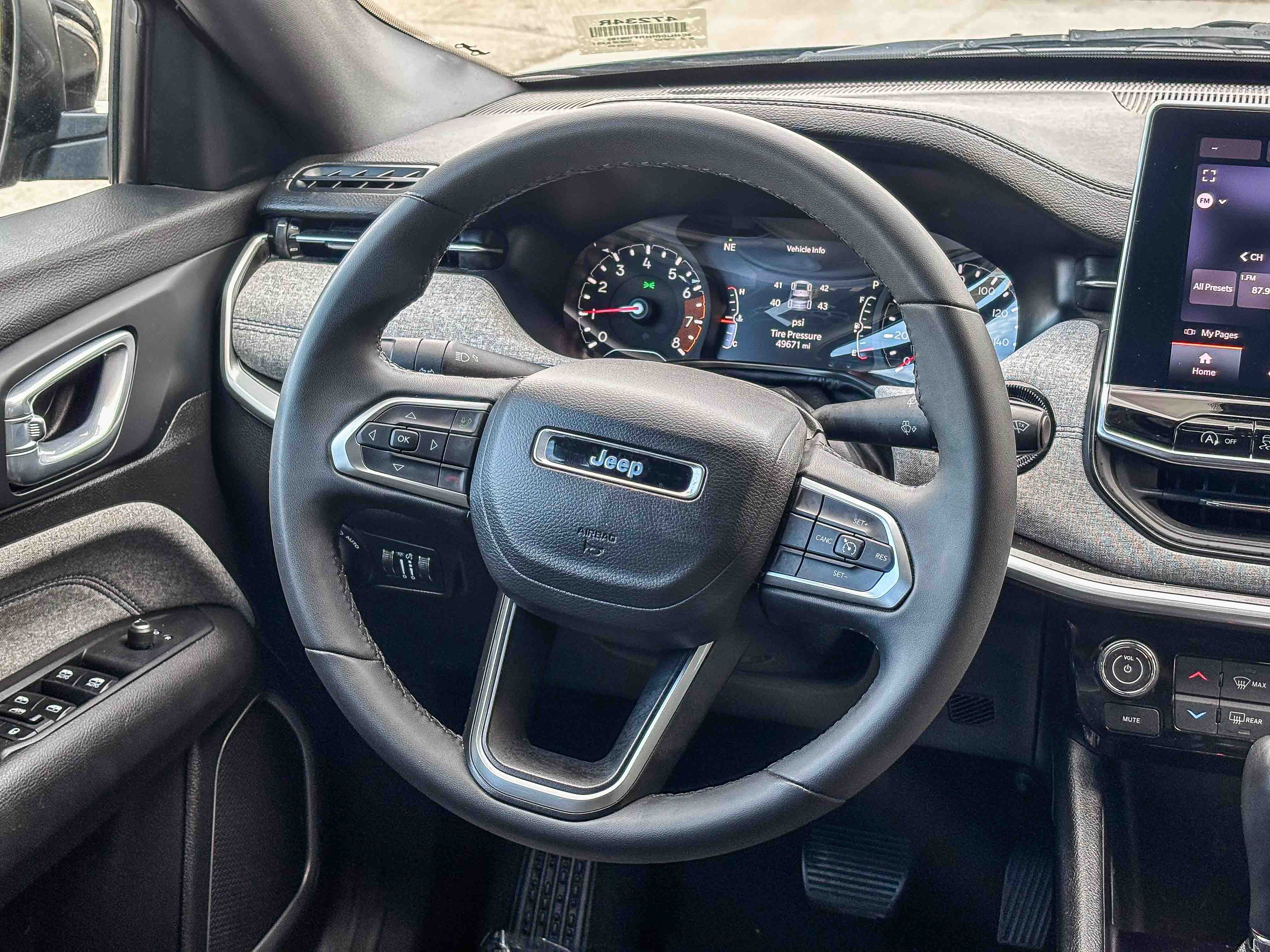 Used 2024 Jeep Compass Latitude image 18