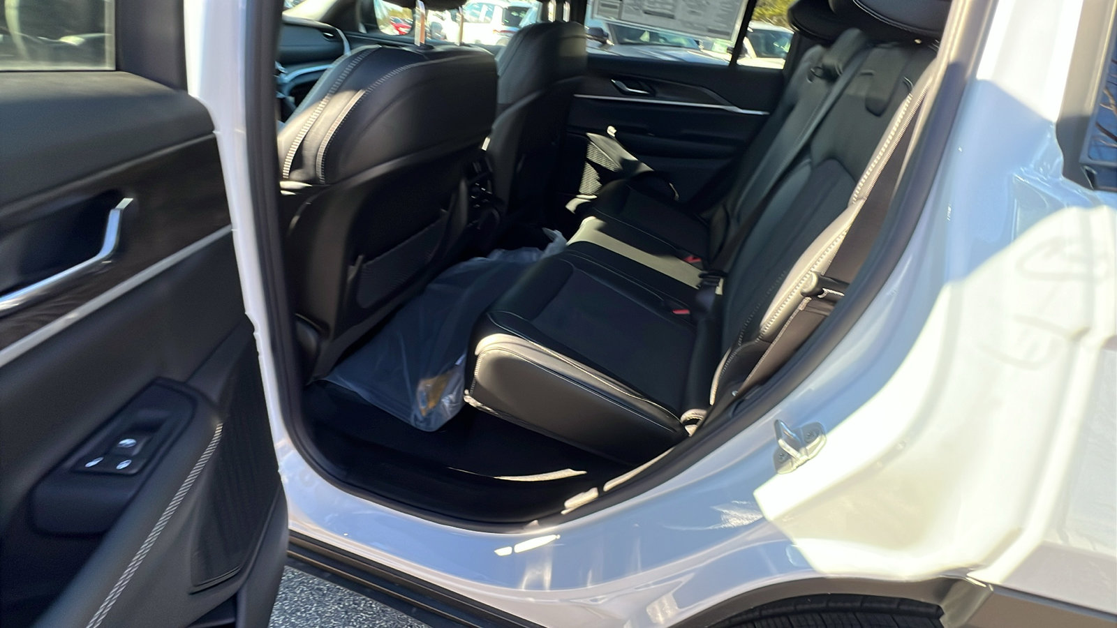 New 2026 Jeep Grand Cherokee Altitude image 20