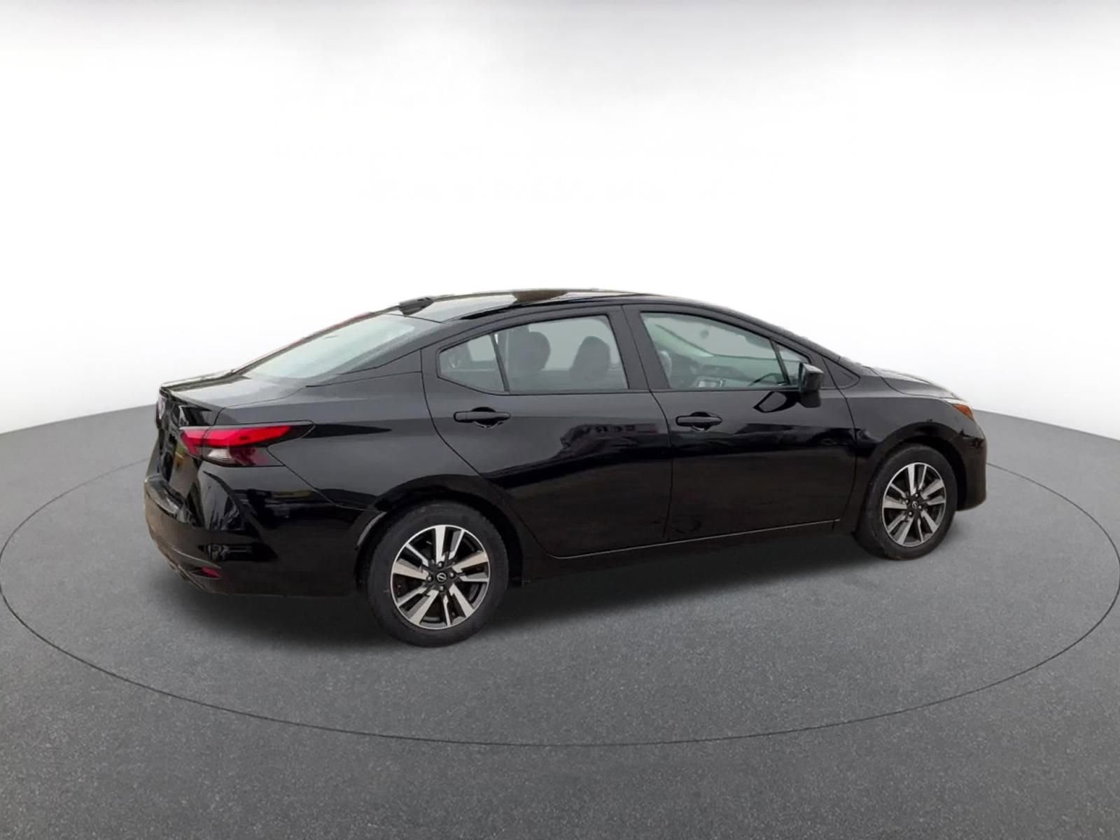 Used 2025 Nissan Versa SV image 12