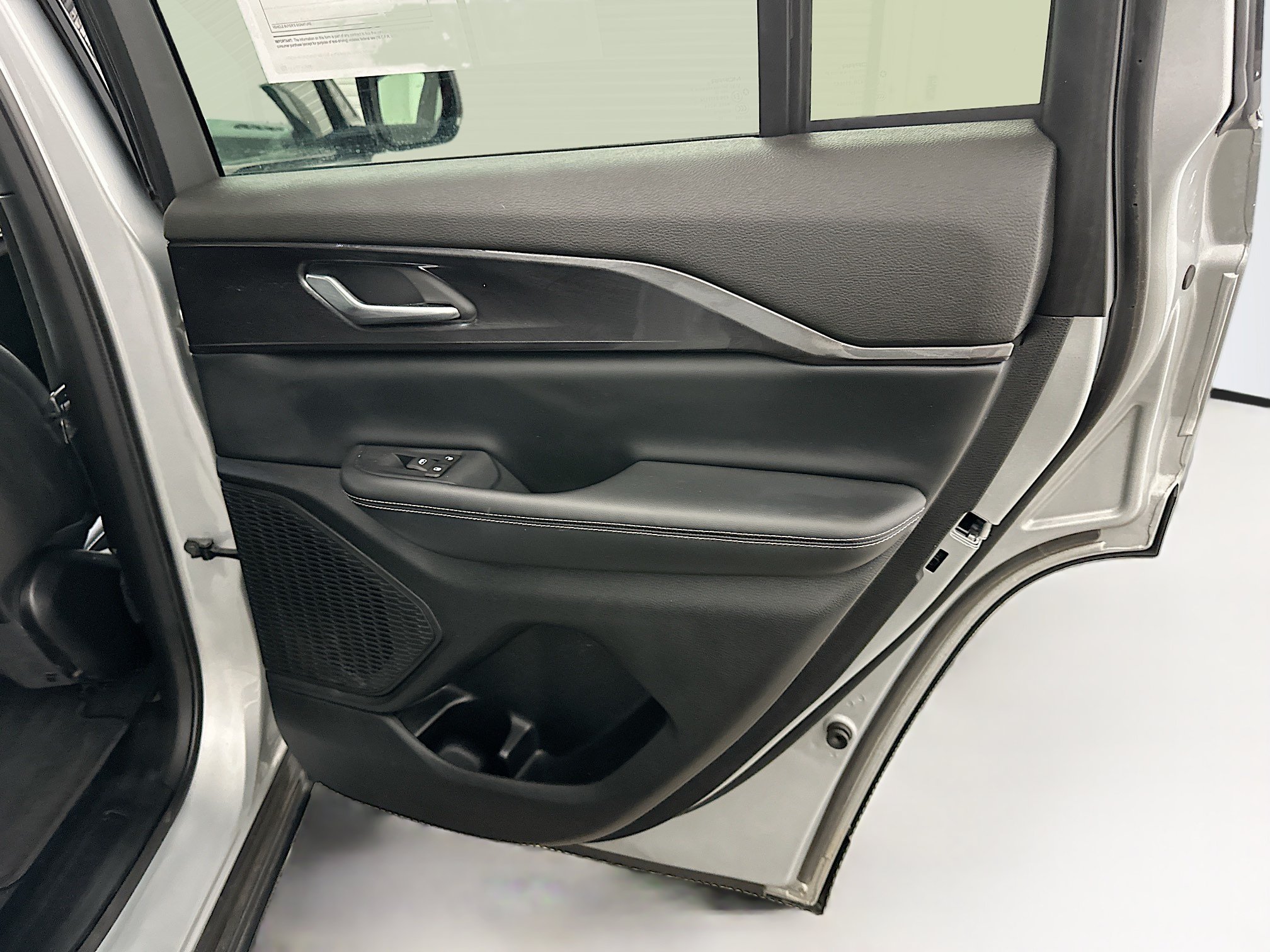 Used 2023 Jeep Grand Cherokee Altitude AWD/4WD image 32