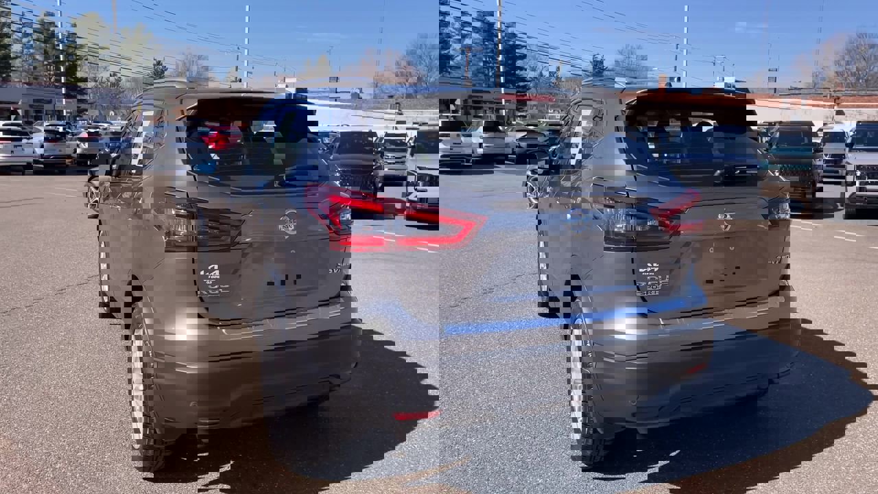 Used 2022 Nissan Rogue Sport SV w/ Technology Package image 7