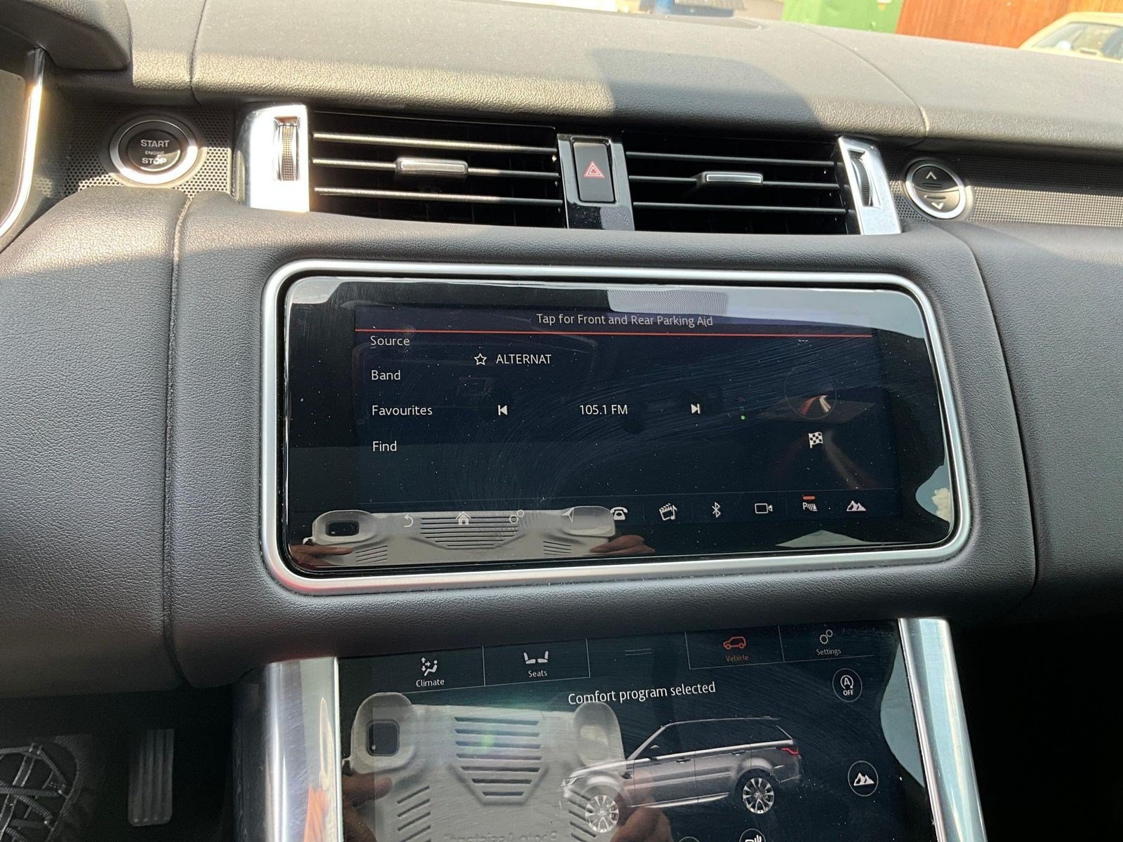 Used 2018 Land Rover Range Rover Sport SE AWD/4WD image 13