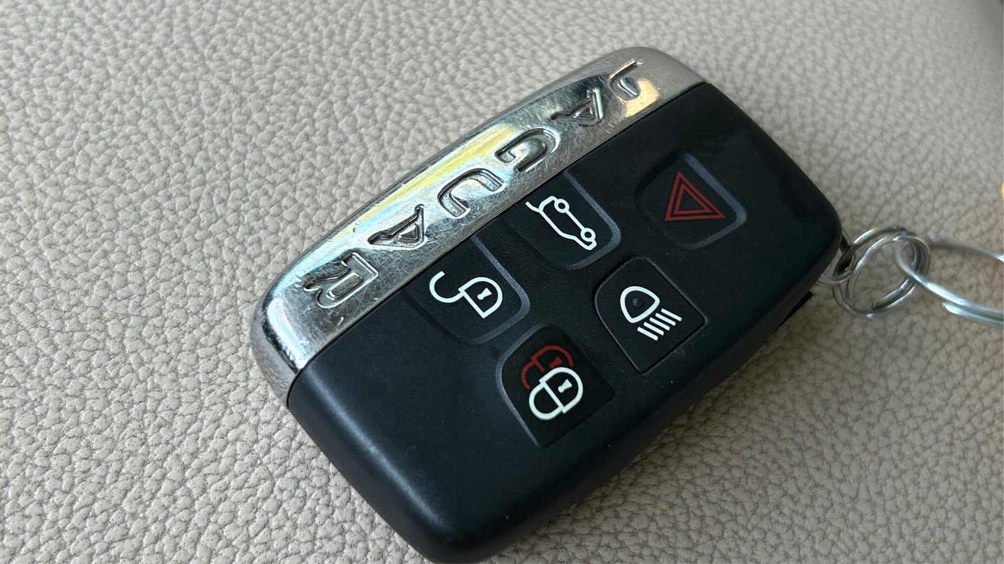 Used 2019 Jaguar F-PACE Prestige image 39