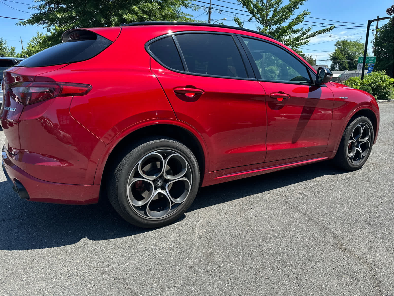 Used 2023 Alfa Romeo Stelvio Veloce AWD/4WD image 3