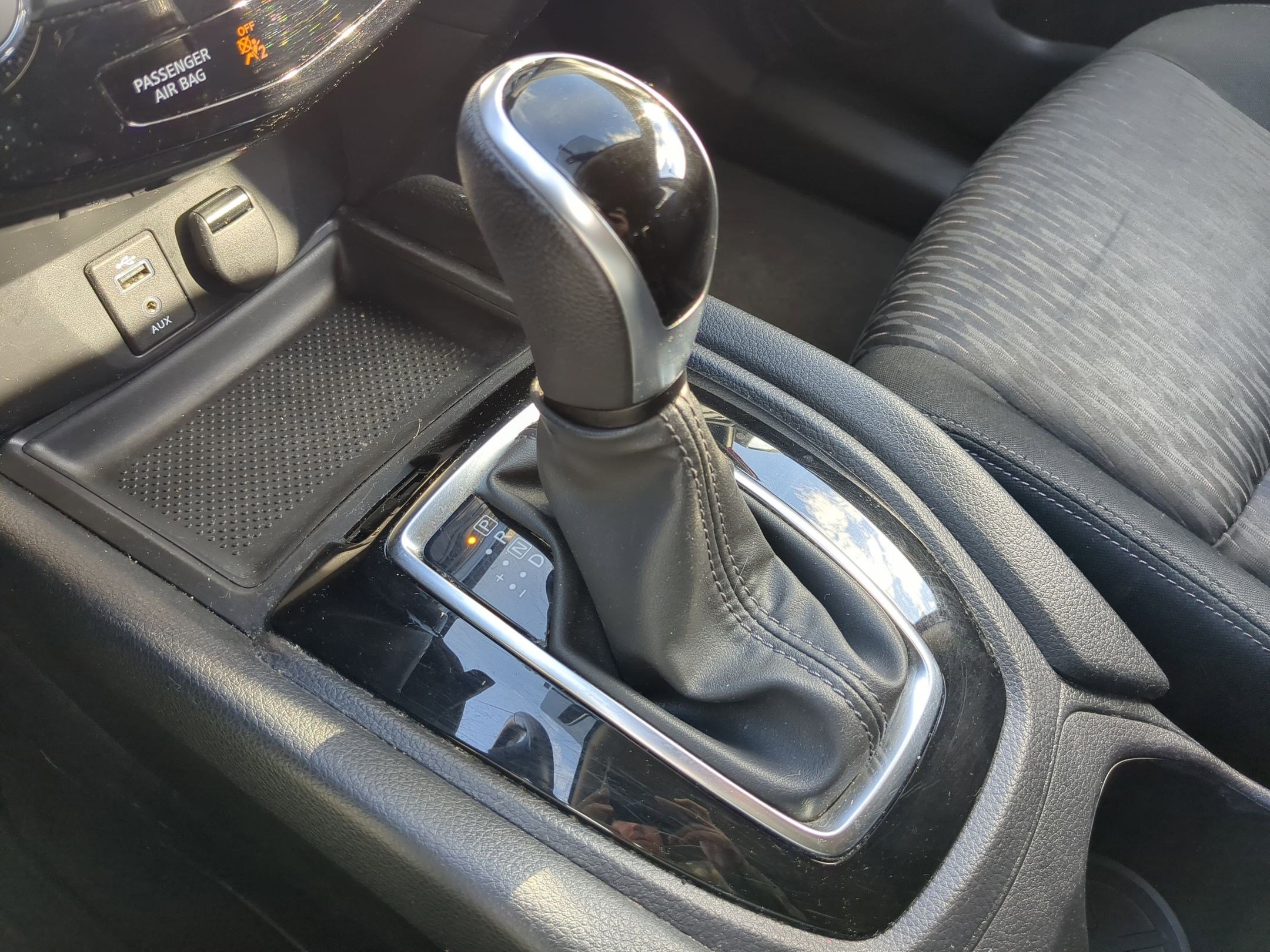 Used 2017 Nissan Rogue SV w/ SV Premium Package image 26