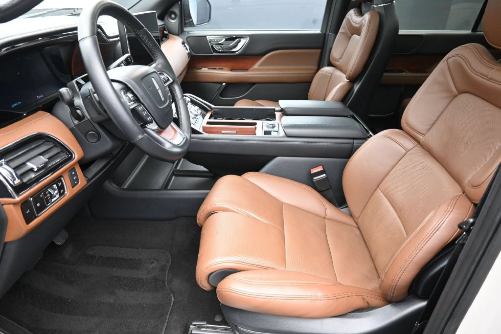 Used 2023 Lincoln Navigator Reserve RWD image 21