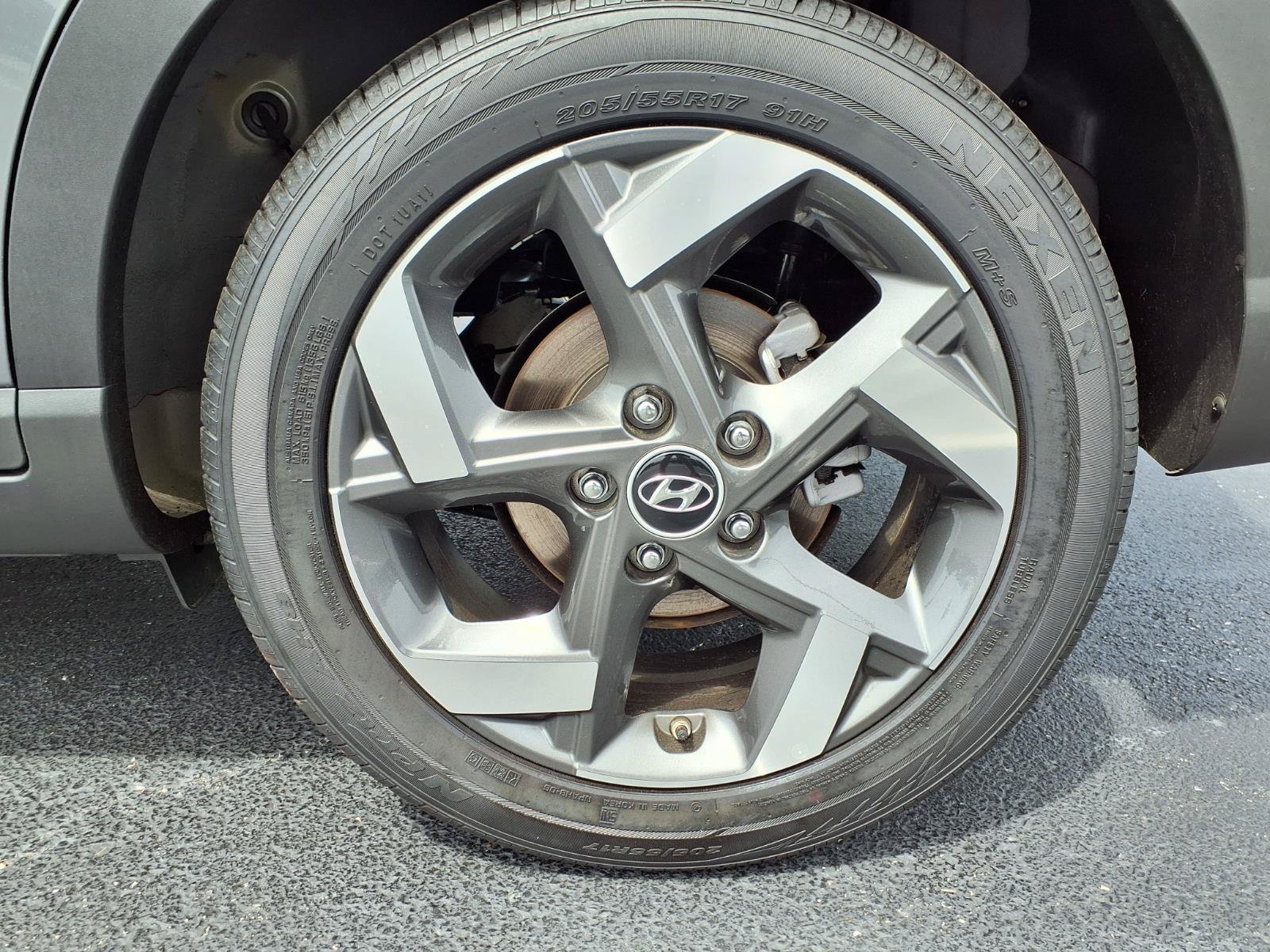 Used 2026 Hyundai Venue SEL FWD image 33