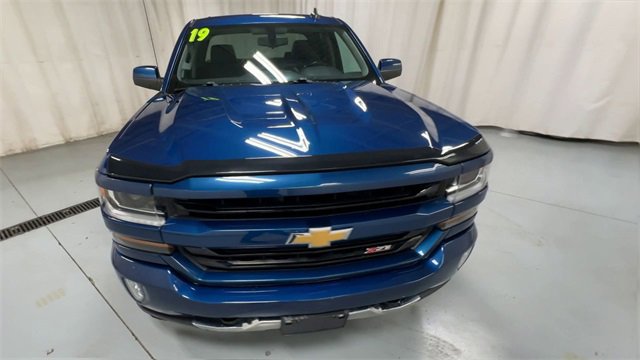 Used 2019 Chevrolet Silverado 1500 LT w/ All Star Edition image 3