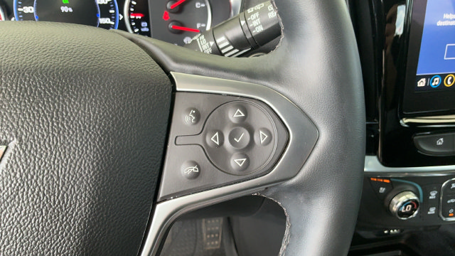 Used 2023 Chevrolet Traverse Premier FWD image 13
