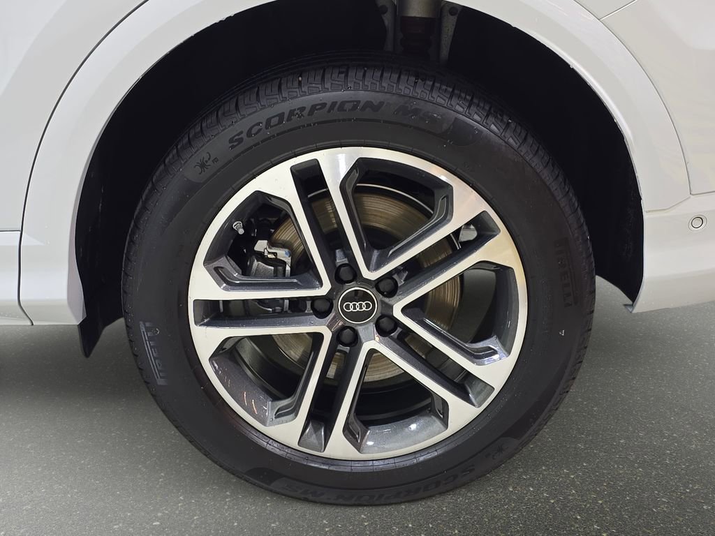 Used 2025 Audi Q5 Premium Plus w/ Premium Plus image 36