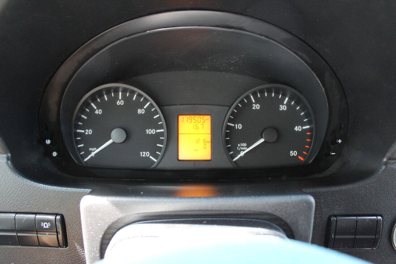 Used 2012 Mercedes-Benz Sprinter 2500 image 12