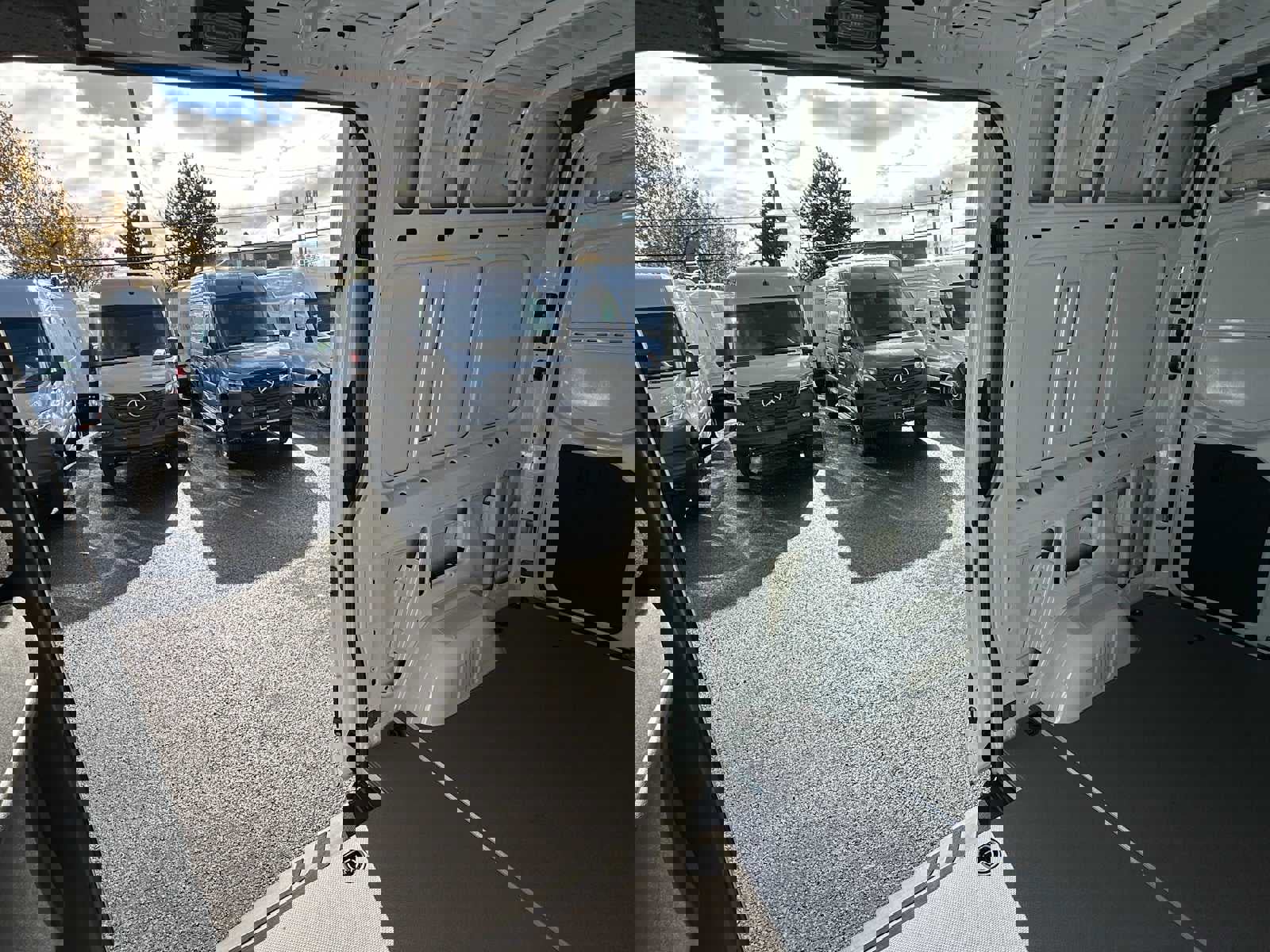 Used 2023 Mercedes-Benz Sprinter 1500 image 14