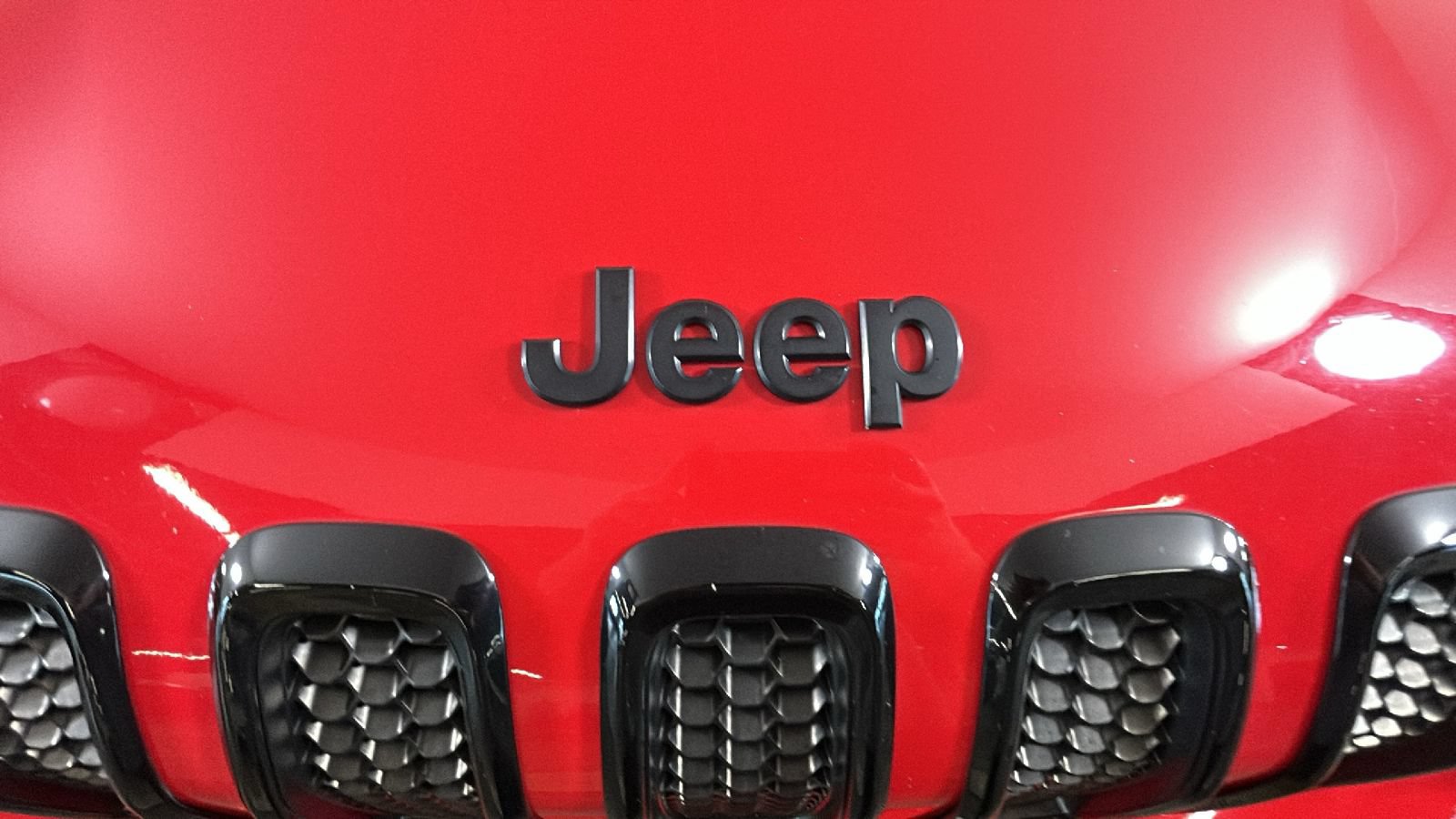 Used 2018 Jeep Cherokee Limited w/ High Altitude Package AWD/4WD image 9