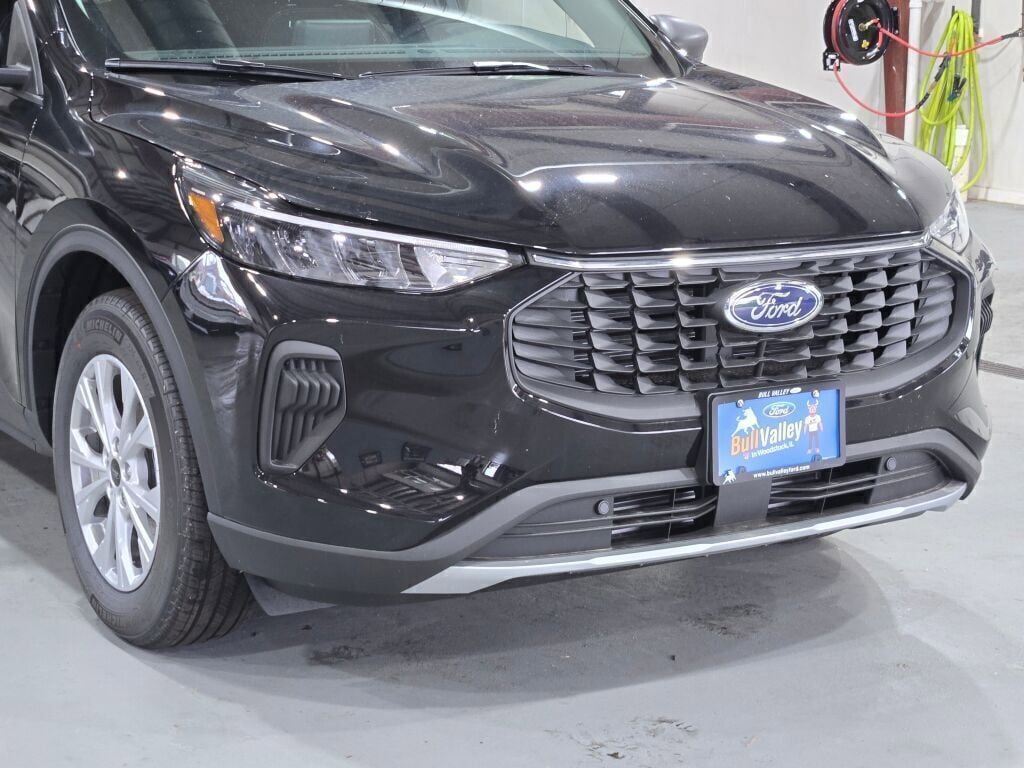 New 2025 Ford Escape Active w/ Cold Weather Package image 2
