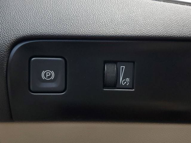 Used 2023 Buick Enclave Essence FWD image 34