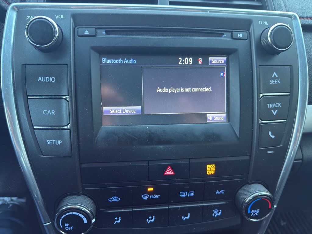 Used 2017 Toyota Camry SE image 12