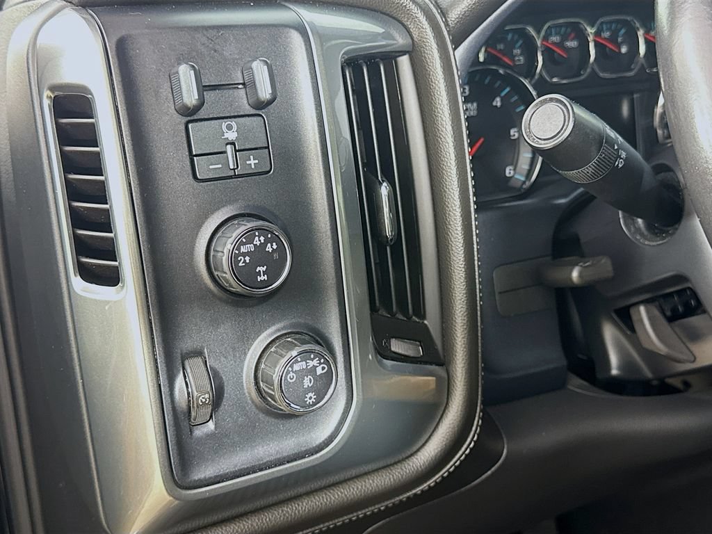 Used 2016 Chevrolet Silverado 1500 LTZ AWD/4WD image 12
