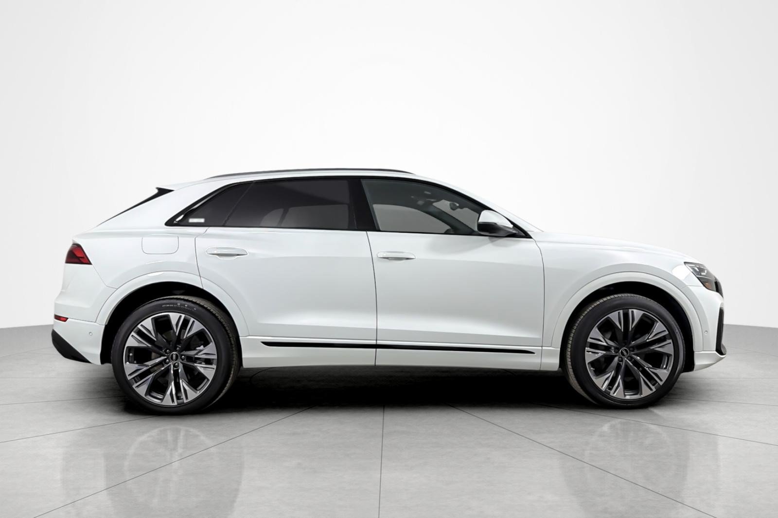 Used 2025 Audi Q8 Premium Plus w/ Premium Plus Package AWD/4WD image 6