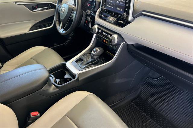 Certified 2021 Toyota RAV4 XLE Premium AWD/4WD image 17