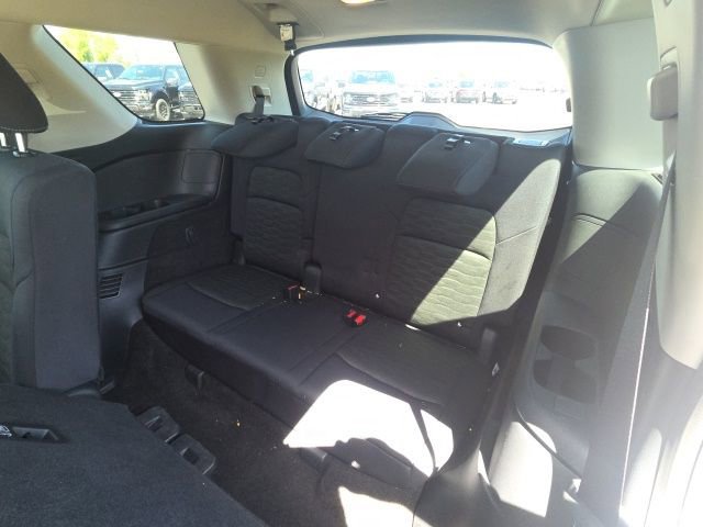 Used 2025 Nissan Pathfinder SV FWD image 17