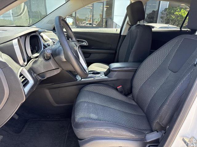 Used 2017 Chevrolet Equinox LT w/ Convenience Package FWD image 4