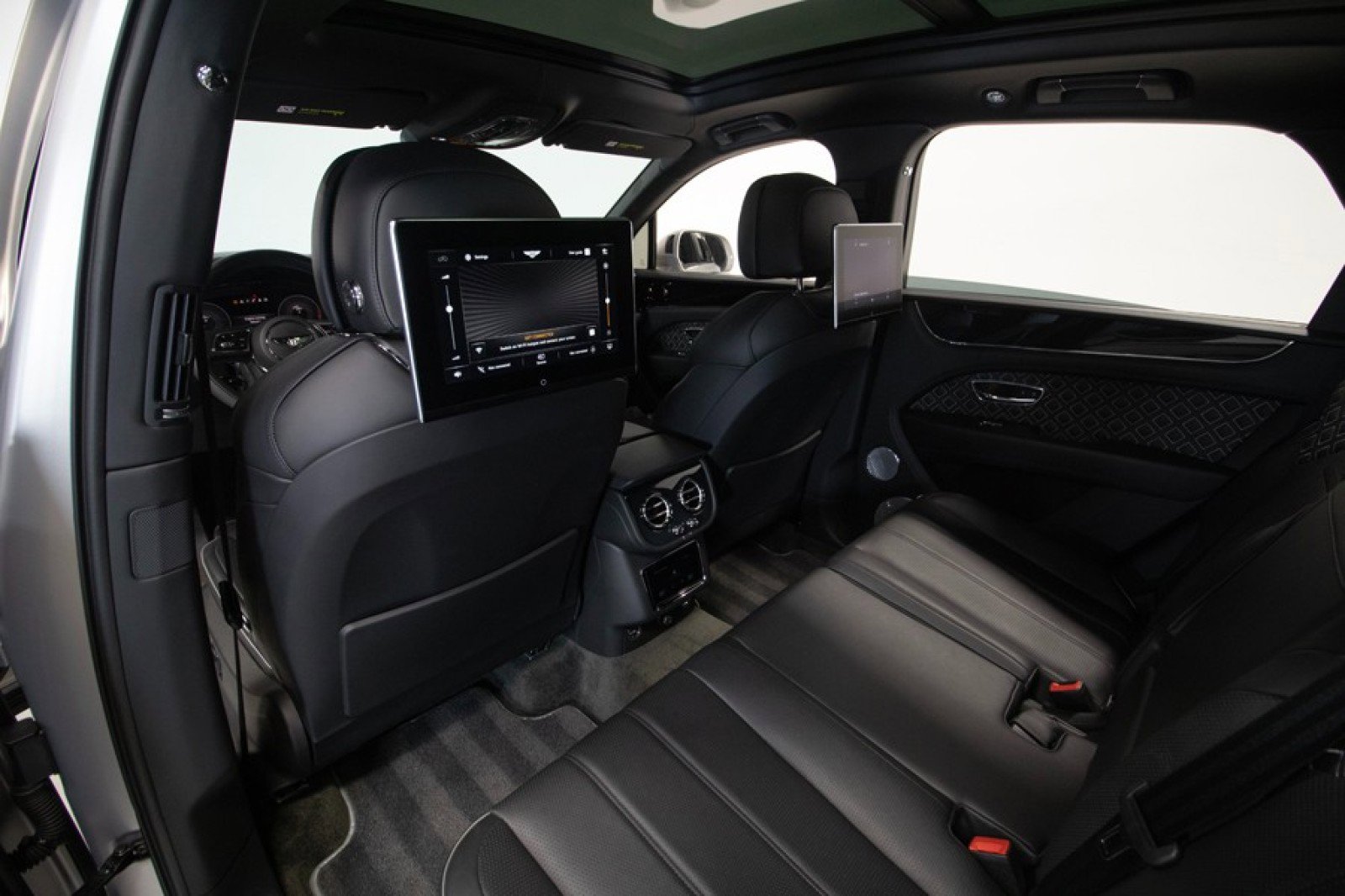 Used 2023 Bentley Bentayga Speed image 8