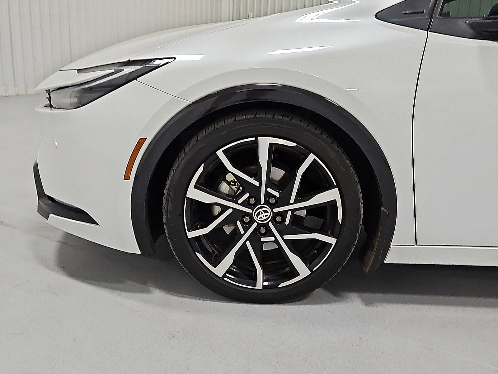 Used 2023 Toyota Prius Prime Premium FWD image 18