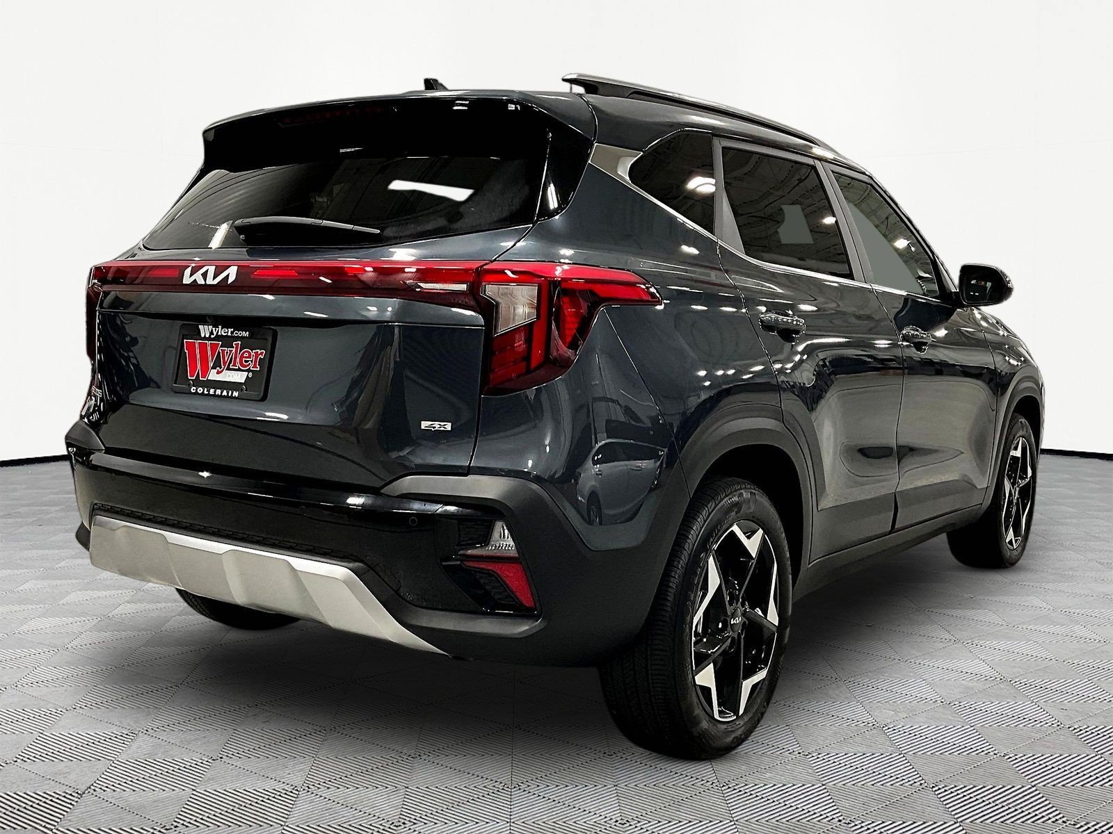 Used 2025 Kia Seltos EX AWD/4WD image 6