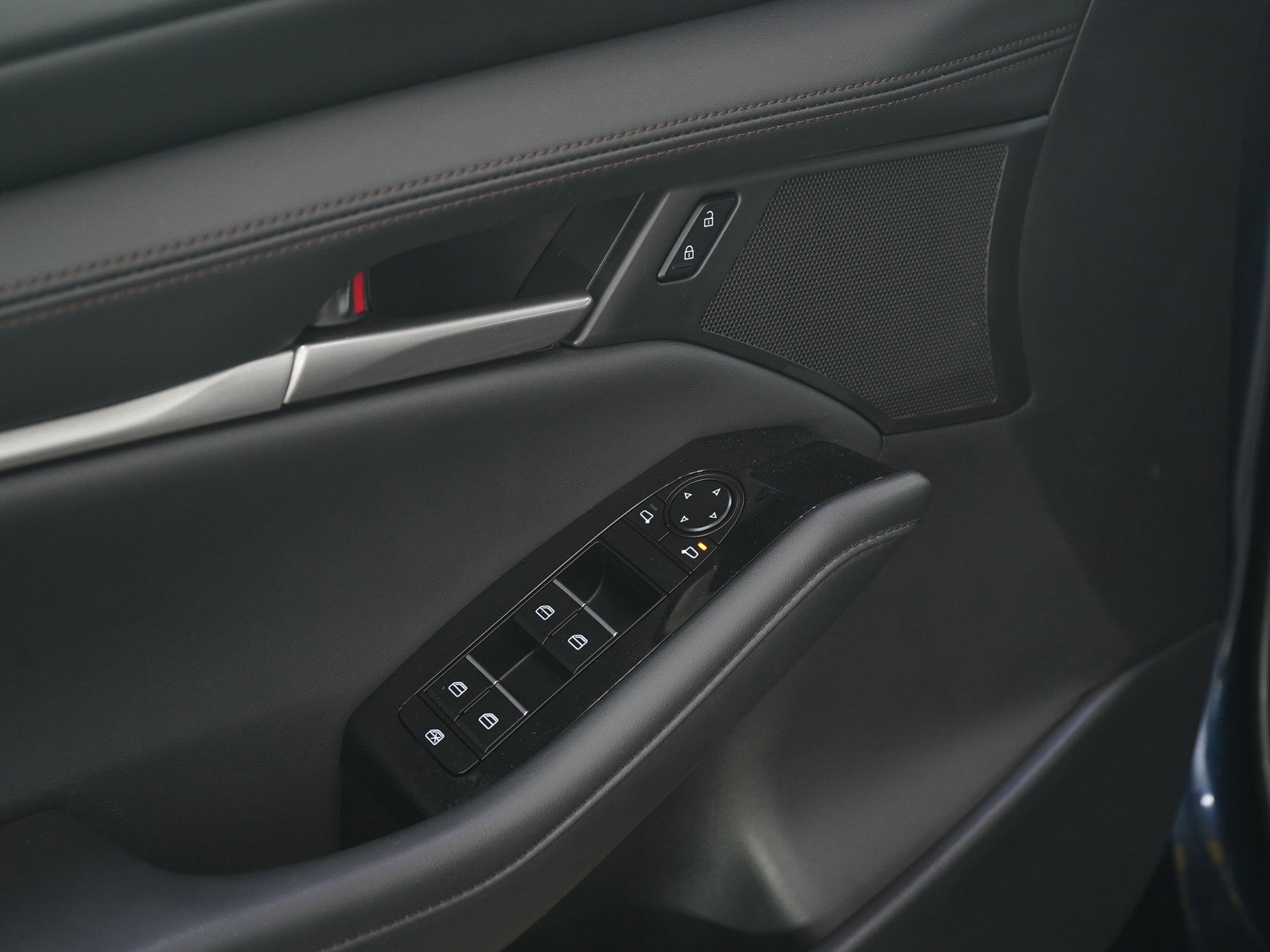 Used 2024 MAZDA MAZDA3 s image 22