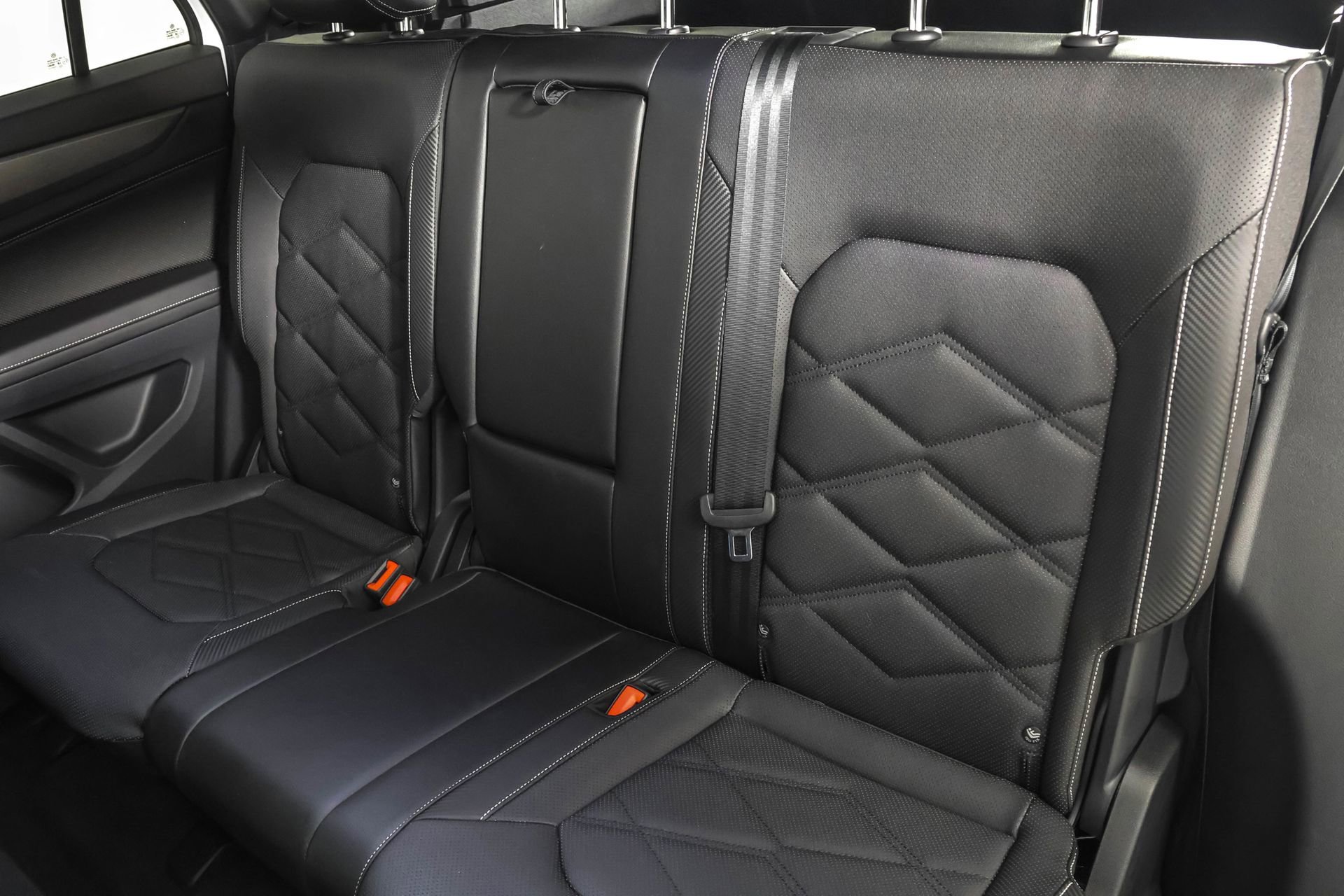 Used 2024 Volkswagen Atlas Cross Sport SE image 34