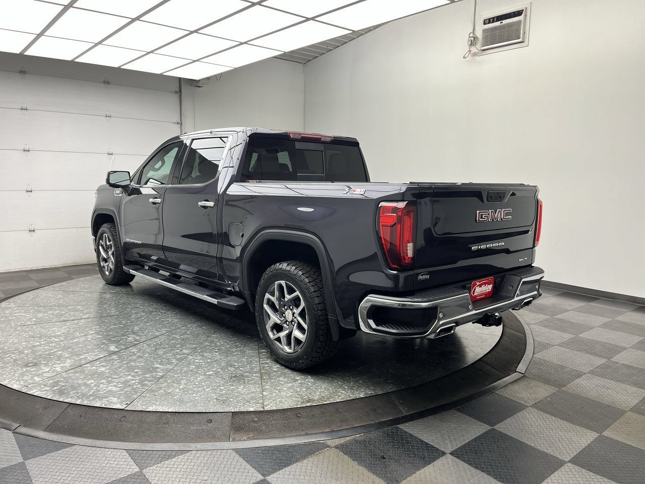 Certified 2022 GMC Sierra 1500 SLT w/ SLT Premium Plus Package AWD/4WD image 2
