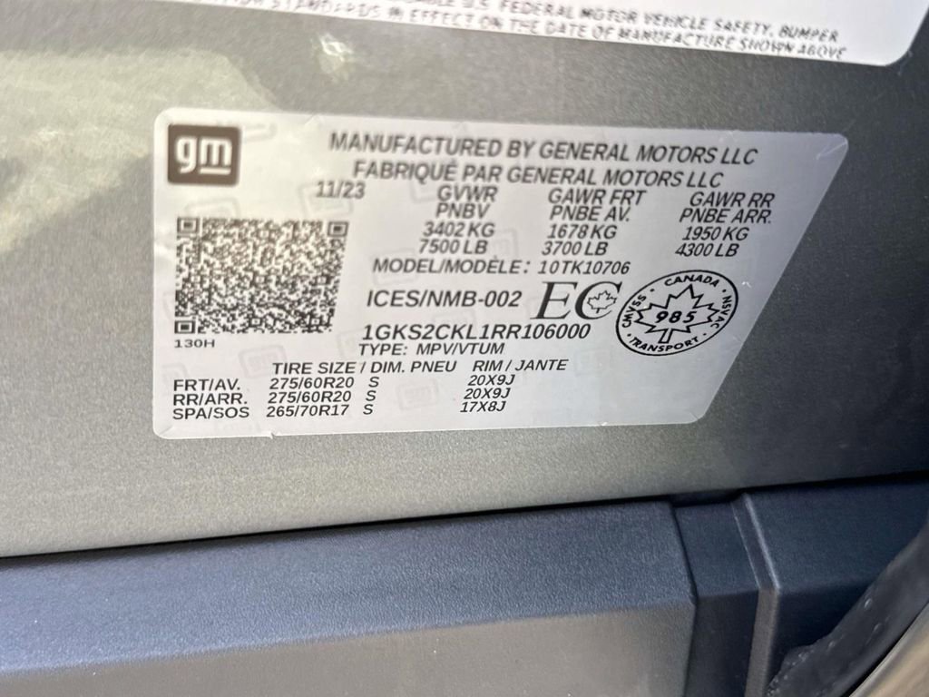 Used 2024 GMC Yukon AT4 w/ Technology Package AWD/4WD image 30