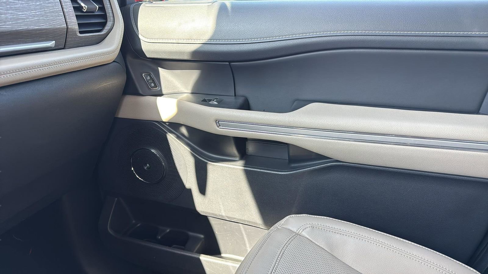 Certified 2024 Ford Expedition Max Limited image 24