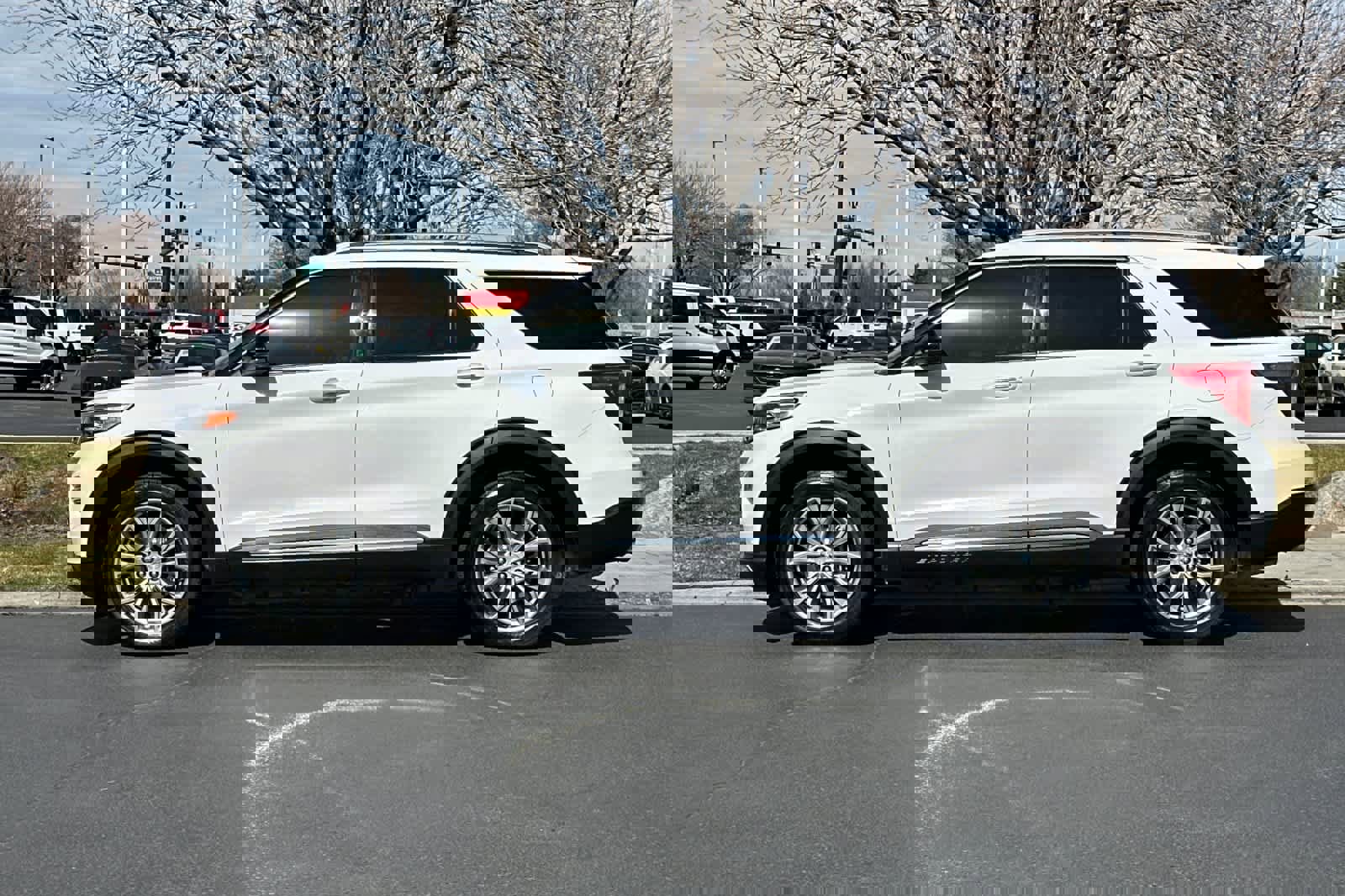 Used 2021 Ford Explorer Limited w/ Equipment Group 301A image 5