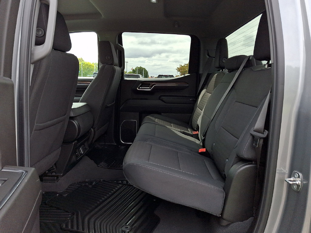Used 2024 Chevrolet Silverado 1500 LT AWD/4WD image 10