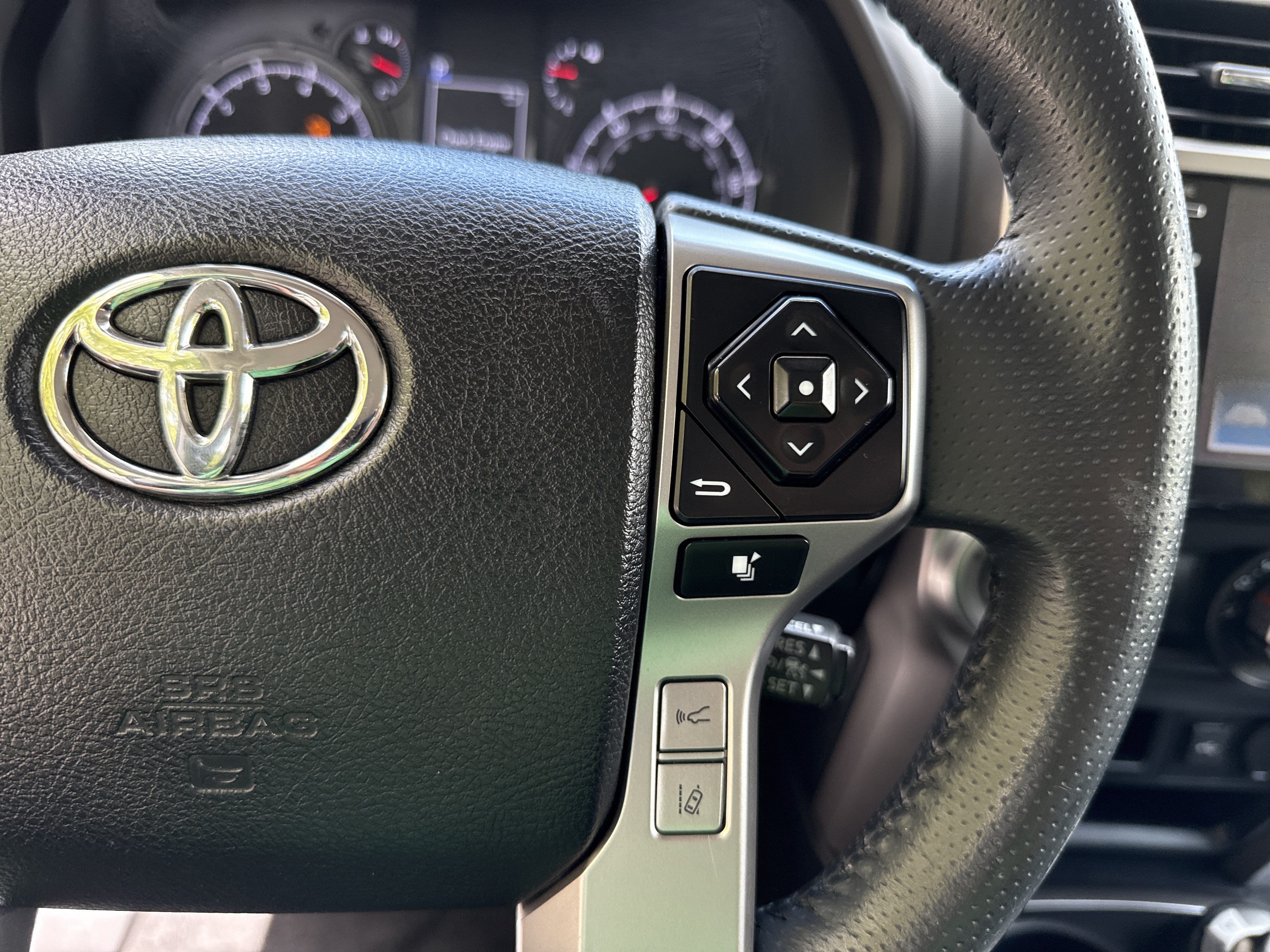Used 2021 Toyota 4Runner SR5 Premium AWD/4WD image 25