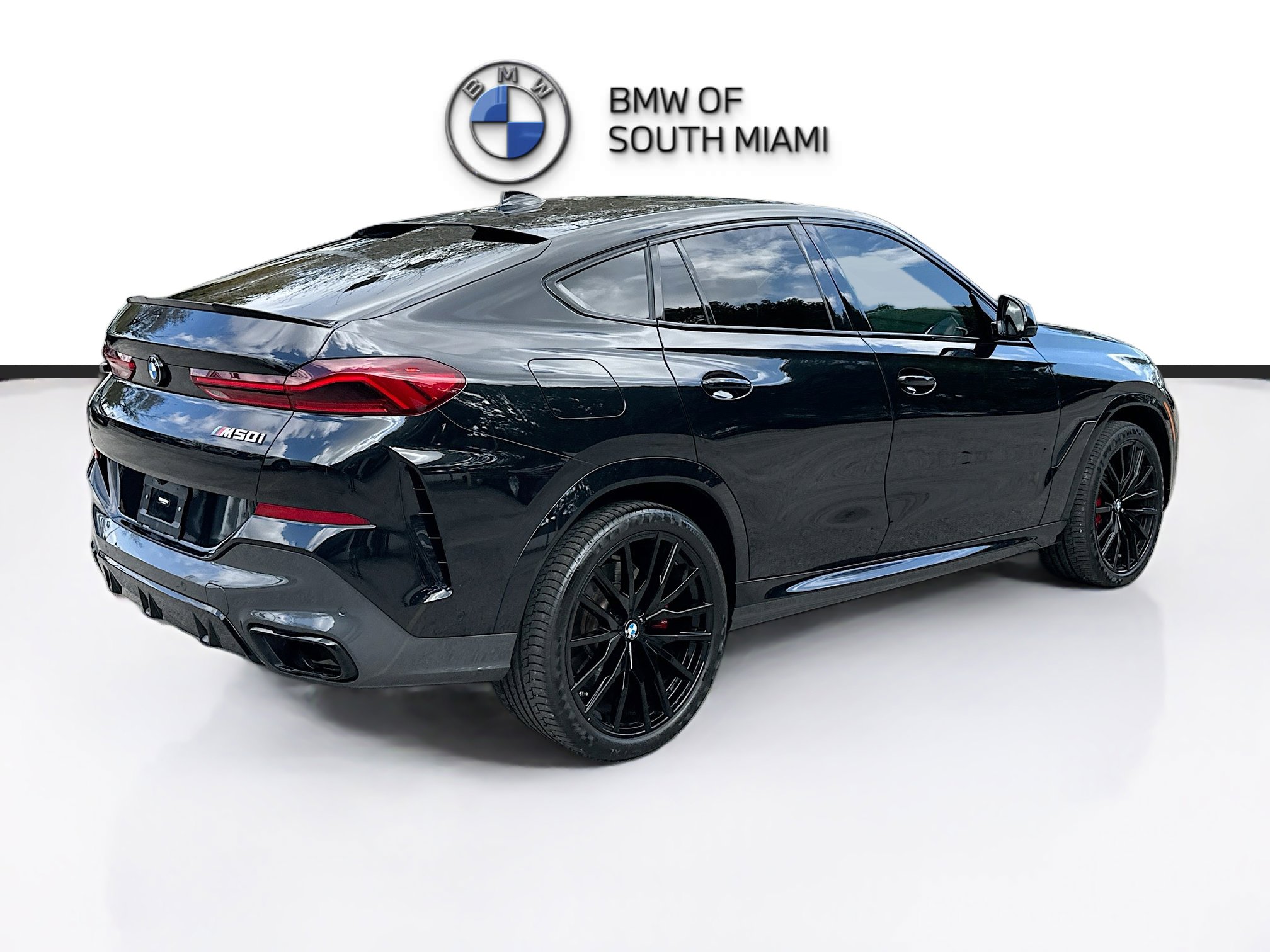Used 2022 BMW X6 M50i w/ Premium Package image 7