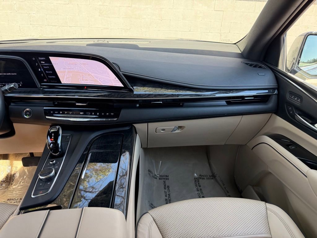 Used 2021 Cadillac Escalade Premium Luxury image 27