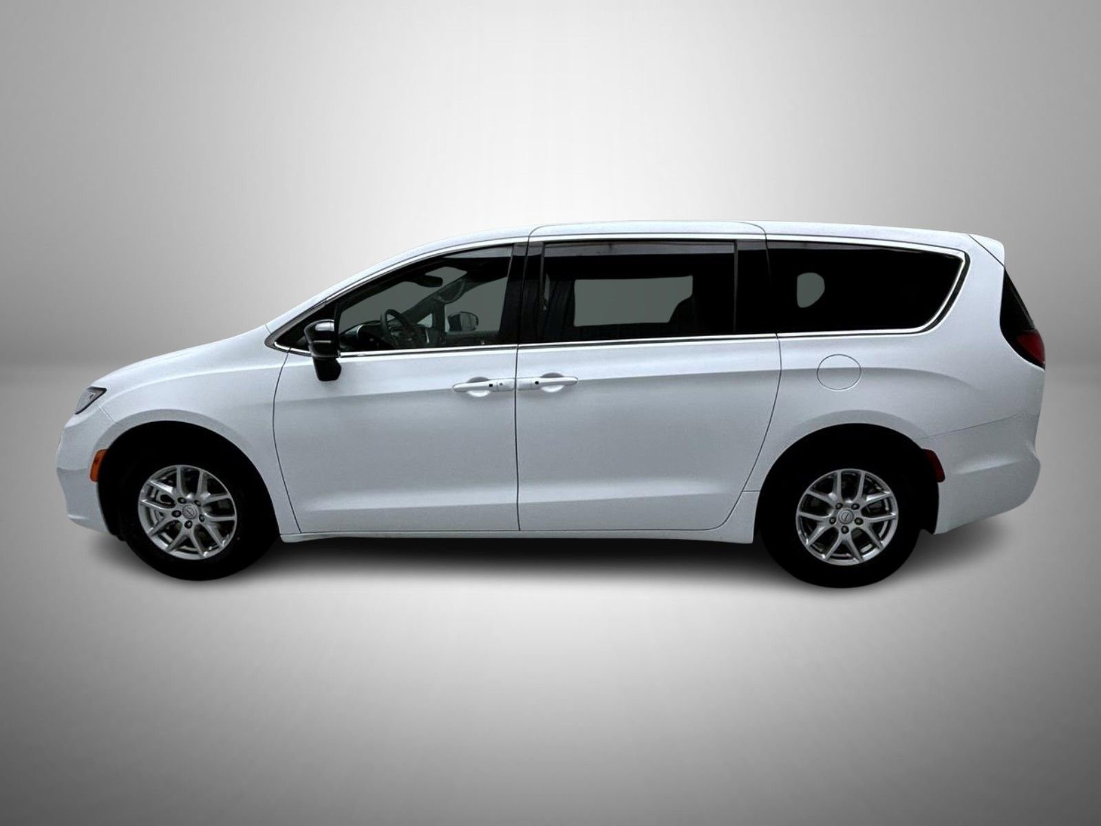 Used 2025 Chrysler Pacifica Select image 8