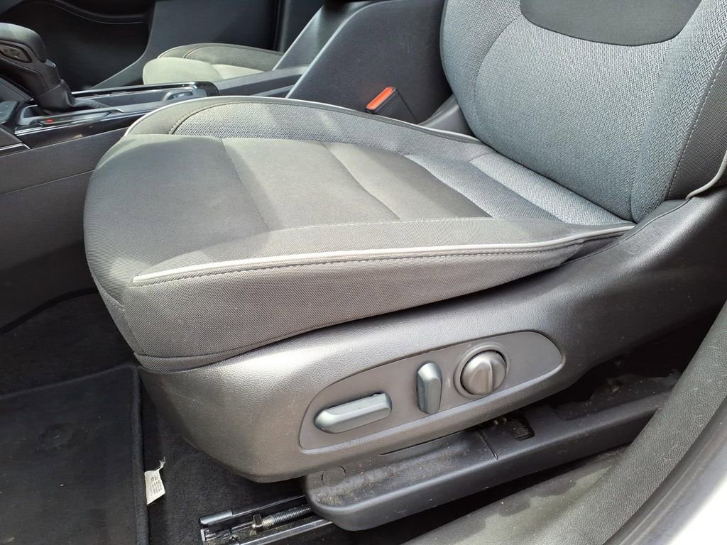 Used 2023 Chevrolet TrailBlazer LT FWD image 15