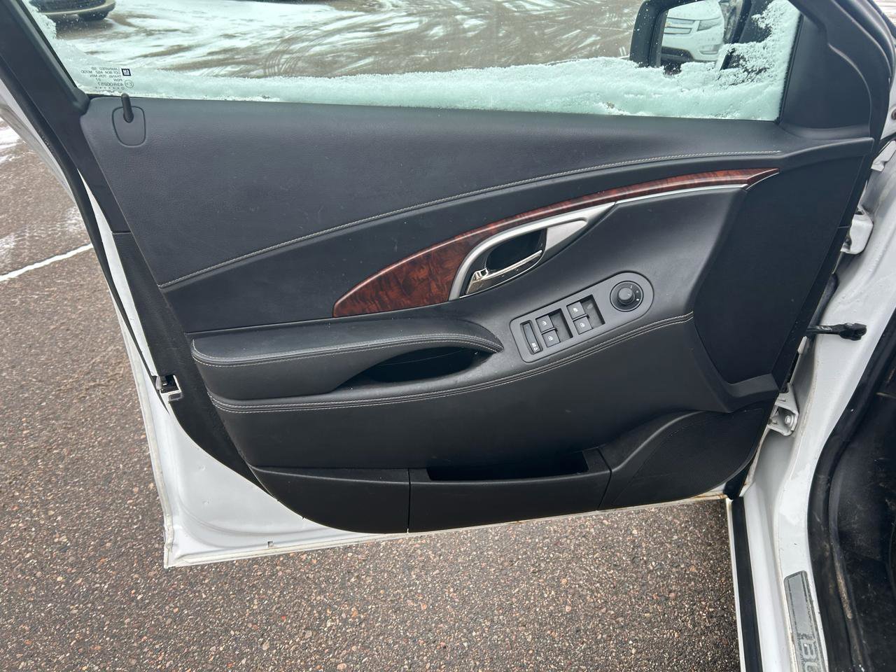Used 2011 Buick LaCrosse CXL image 14