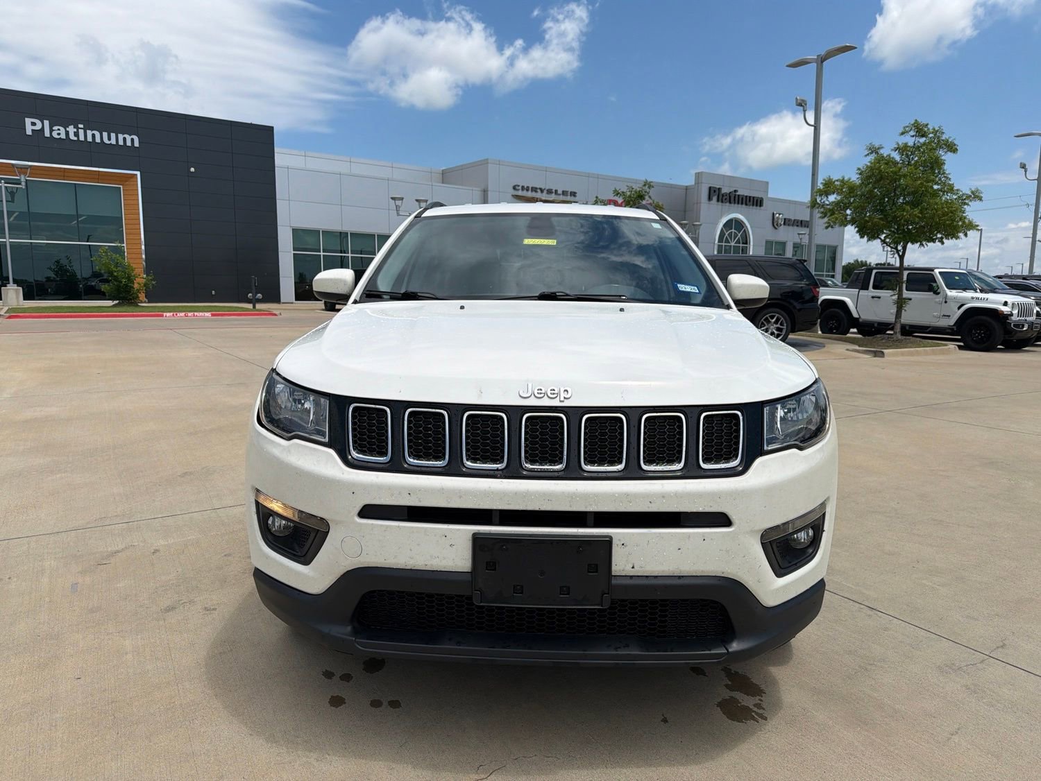 Used 2020 Jeep Compass Latitude FWD image 8