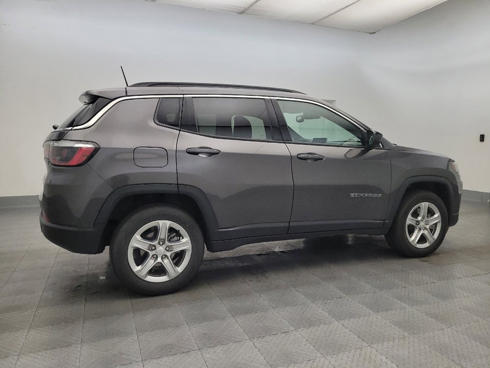 Used 2024 Jeep Compass Latitude image 10