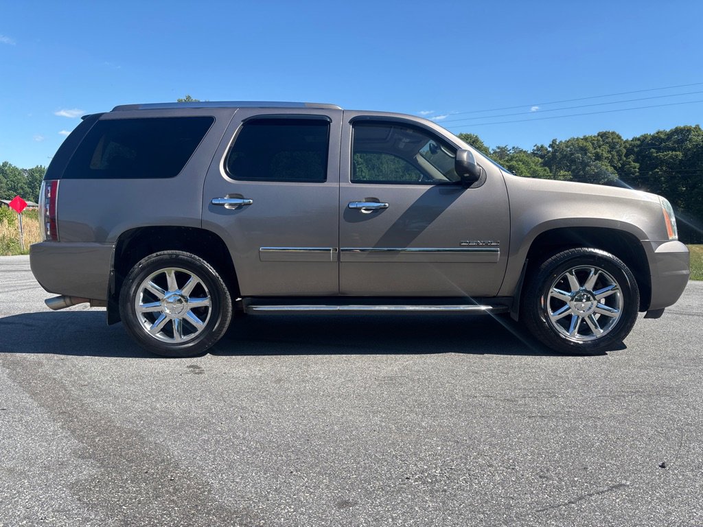 Used 2012 GMC Yukon Denali AWD/4WD image 6