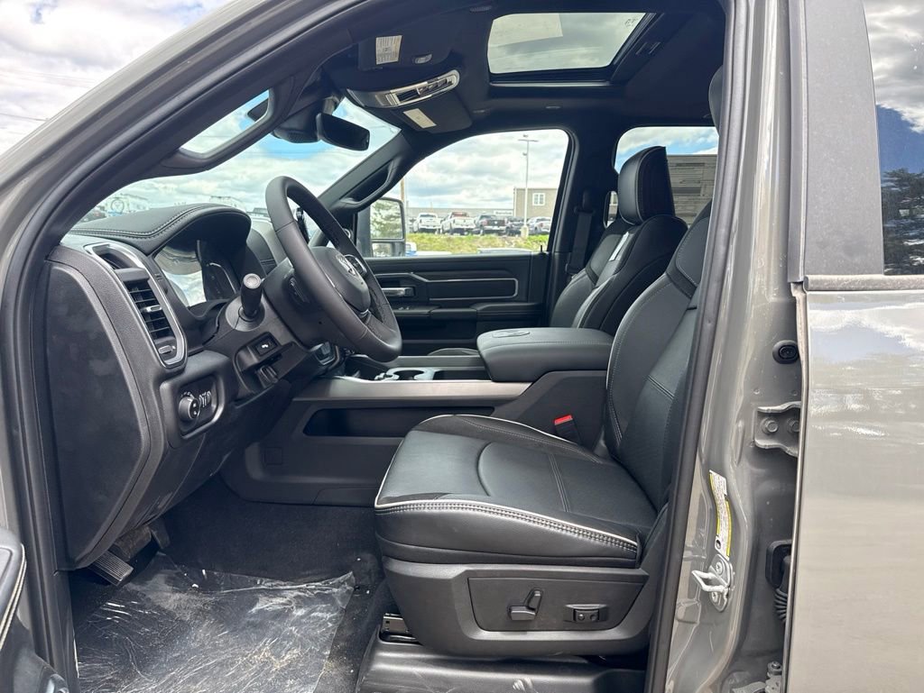 New 2026 RAM 2500 Laramie AWD/4WD image 19